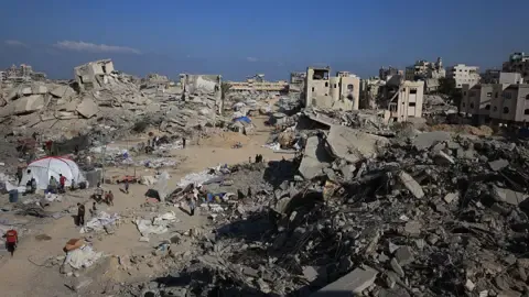 Israeli Tanks Advance into Major Gaza City Civilian Area