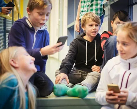 The Scandinavian nation to Enforce Nationwide Mobile Phone Prohibition in Classrooms